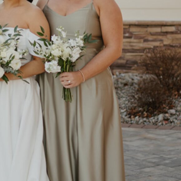 💚✨ Show Me Your Mumu Faith Maxi Dress – Moss Green Satin (XL) ✨💚 - Picture 6 of 14